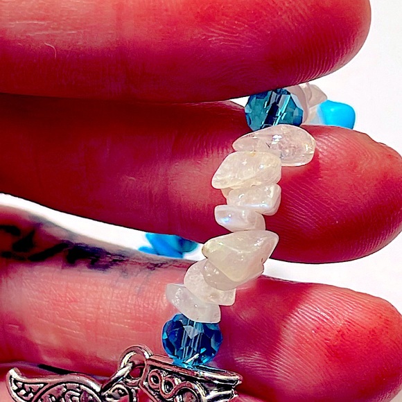 ➡️BOGO!!⬅️ Rainbow Moonstone, Blue Howlite, Swarovski Crystal & Charm Bracelet - Picture 9 of 16